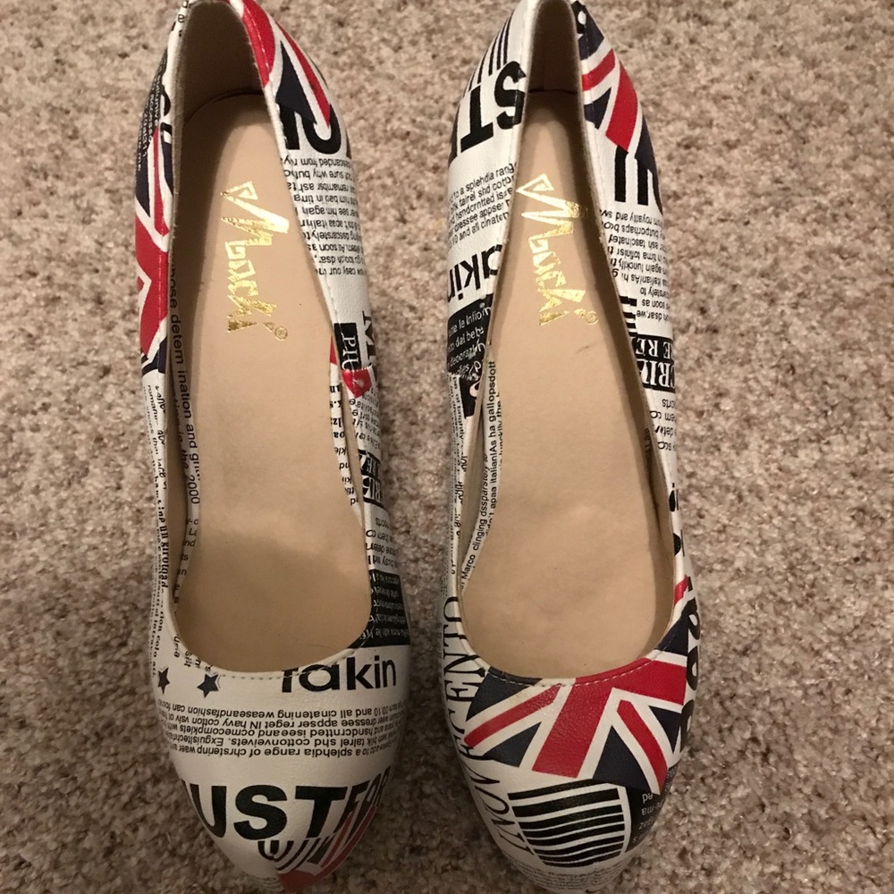 Mochi spiked heels shoes size 8.5